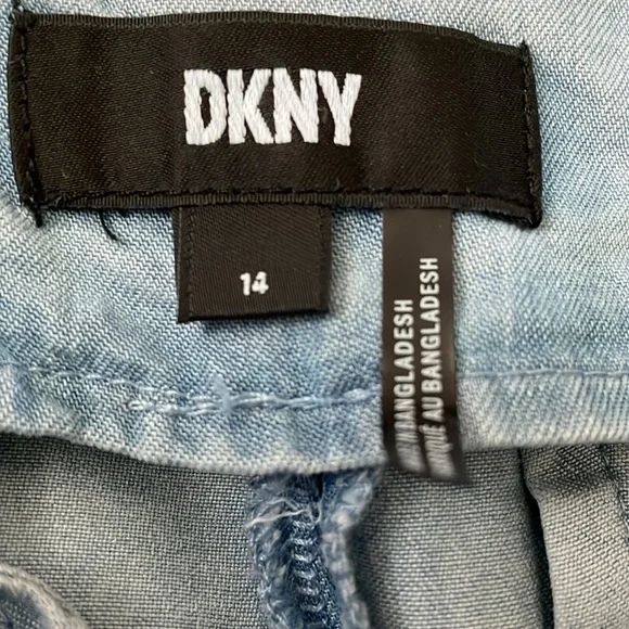 DKNY
Linen High Rise Pleat Front Shorts Size 14 - Picture 5 of 6